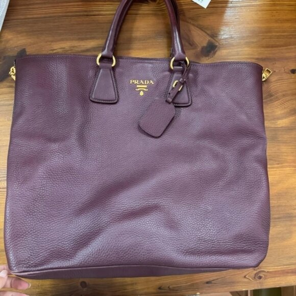 100% Authentic Prada Vitello Daino Tote Bag 300-082725 - Picture 1 of 15